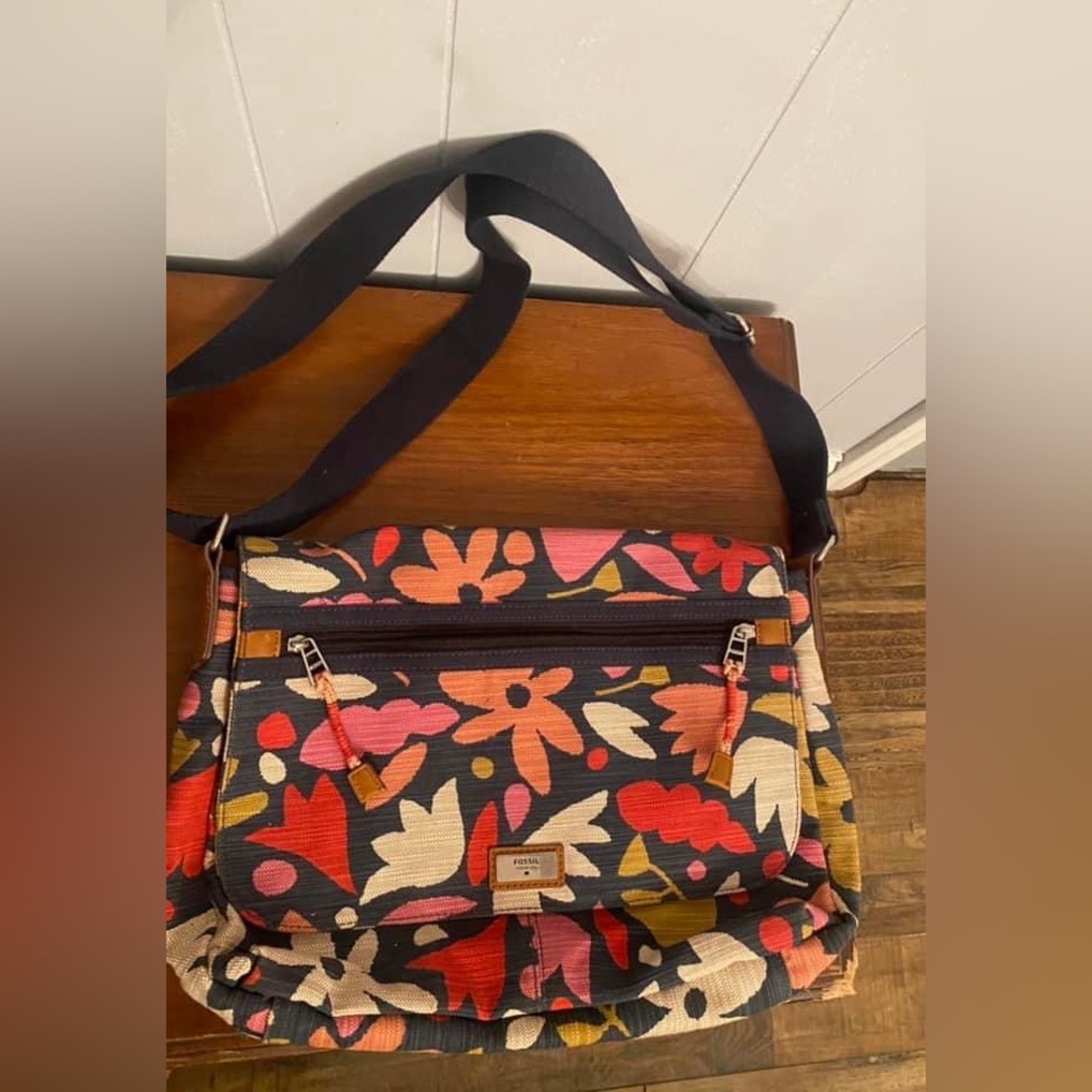 Fossil Messenger Bag